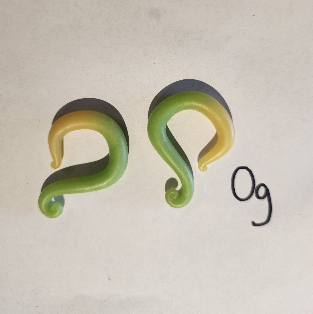 Green and Yellow Spiral Gauges